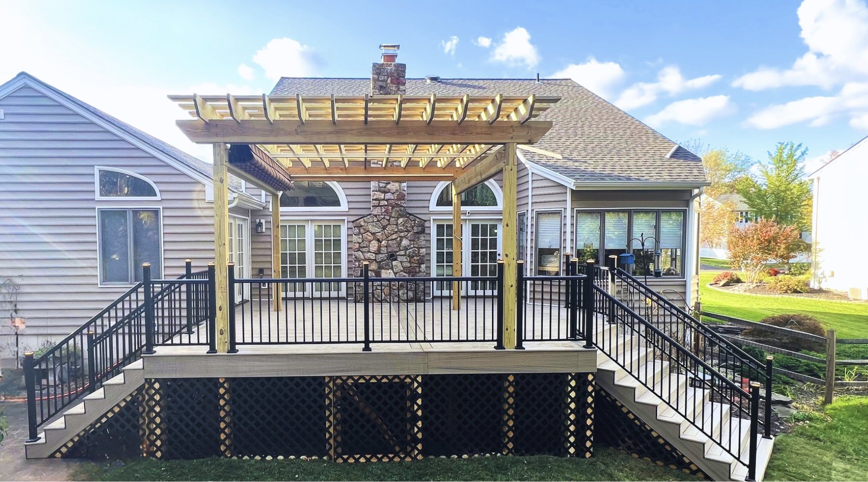 Trex deck with pergola structure